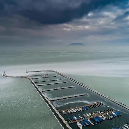 In 19529 בית נופש Balatonkeresztúr