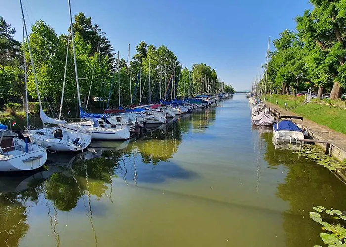 In 19529 Balatonkeresztúr